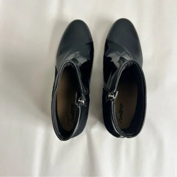 Trotters Maci Ankle Bootie Size 8.5 - Picture 3 of 10